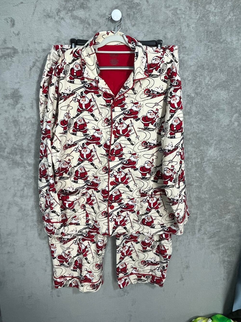 Nick and Nora Flannel Christmas Pajamas XL Retro Santa Claus Skiing Snow